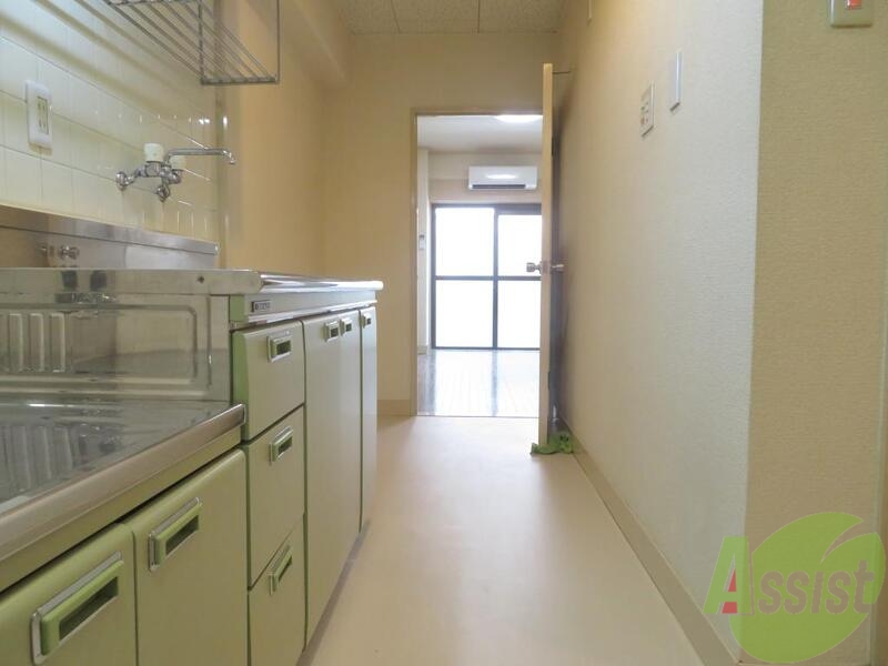 玄関　広めの玄関で圧迫感がなく、開放的ですね。