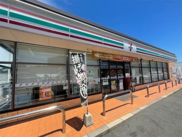 コンビニ　セブンイレブン 八幡陣原4丁目店（コンビニ）まで296m