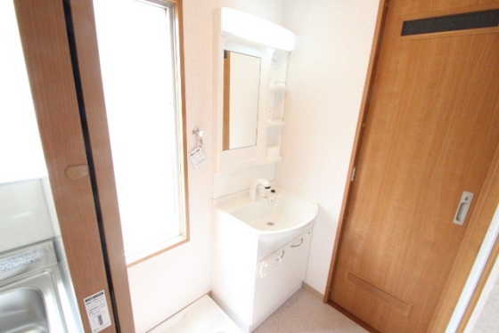 洗面設備　※別号室の写真です