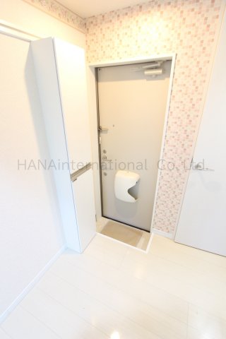 玄関　同物件の参考写真です。