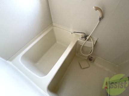 バス・シャワールーム　落ち着きのある浴室です。１日の疲れを癒してもらいましょう。