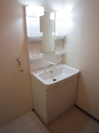洗面設備　コンパクトで使いやすい洗面所