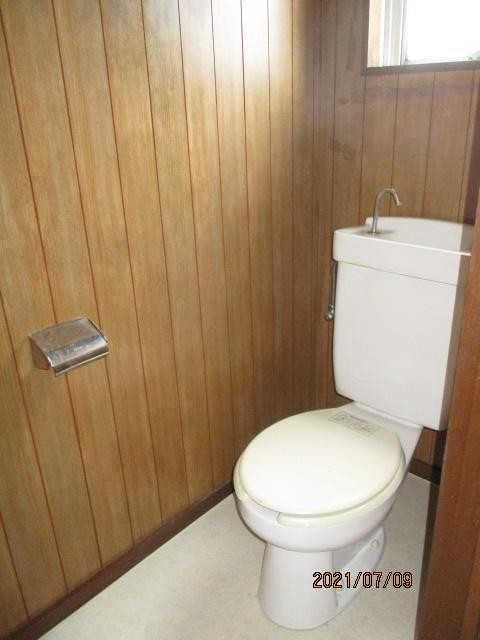 ＪＲ御殿場線 大岡駅 徒歩15分 3階建 築47年のトイレ写真