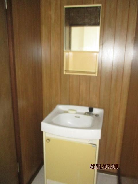 ＪＲ御殿場線 大岡駅 徒歩15分 3階建 築47年の内装写真