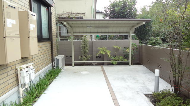 駐車場　駐車場