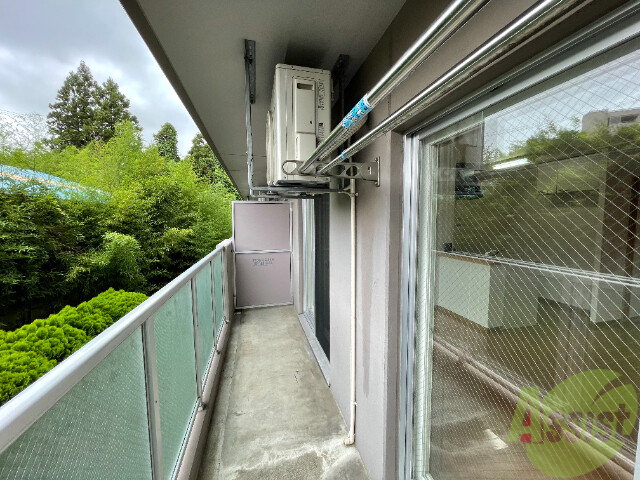 バルコニー　バルコニーは幅があり、広い印象を受けました。