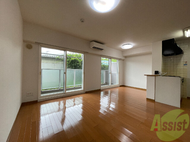 居室・リビング　陽当たり良好で、明るい感じのお部屋になっています。