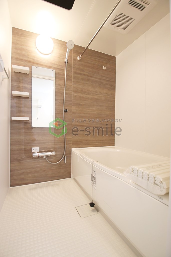 バス・シャワールーム　落ち着いた空間のお風呂です