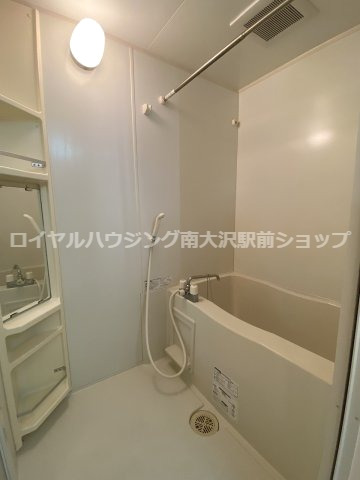 バス・シャワールーム　☆鏡付きの浴室☆