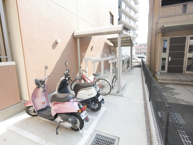 その他共有部分　★敷地内に屋根付駐輪場がございます★