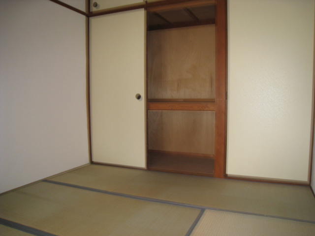 収納　※写真は別のお部屋です。現況を優先させて頂きます。