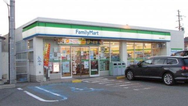 コンビニ　ファミリーマート和歌山秋葉町店（コンビニ）まで497m
