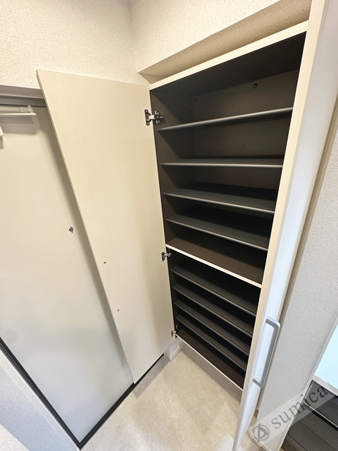 玄関　たくさんの靴を収納可能です♪♪