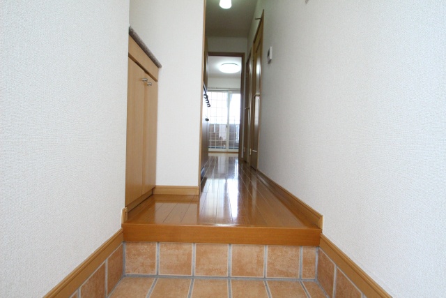 玄関　※別室の参考写真の為、現況優先です。