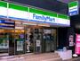 コンビニ　ファミリーマート 新宿新小川町店（コンビニ）まで125m