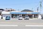 コンビニ　ローソン 徳島中前川町店（コンビニ）まで213m