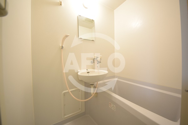 バス・シャワールーム　SERENiTE-04　浴室