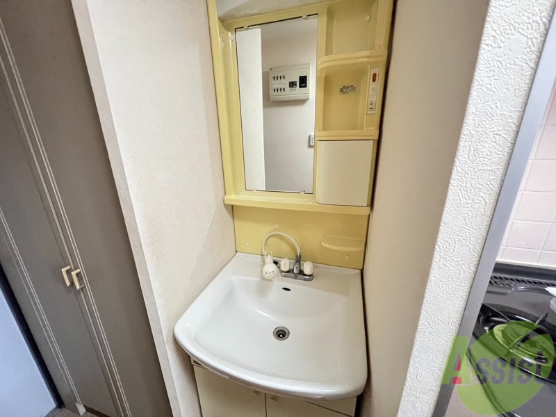 洗面設備　洗面台は独立しています。朝の身支度はこちらでどうぞ～