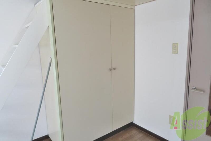 収納　収納は大きめのものが一つ。どれくらい入るんでしょう。