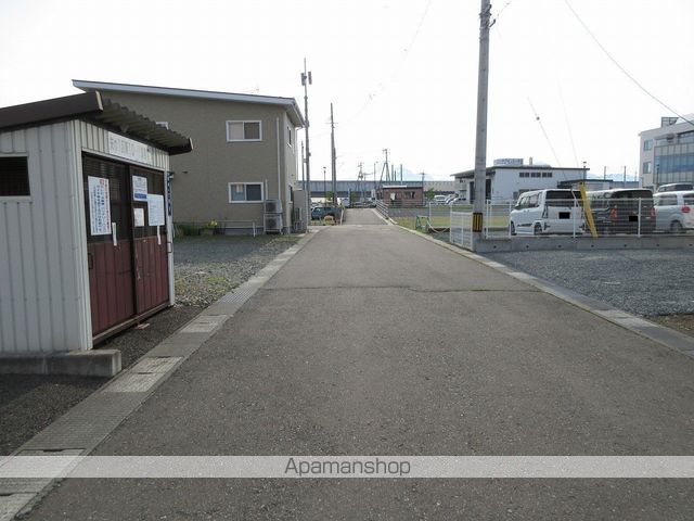その他　周辺道路（その他）まで0m