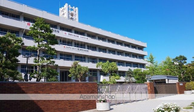 小学校　鎌倉女子大学・短期大学部初等部（小学校）まで459m