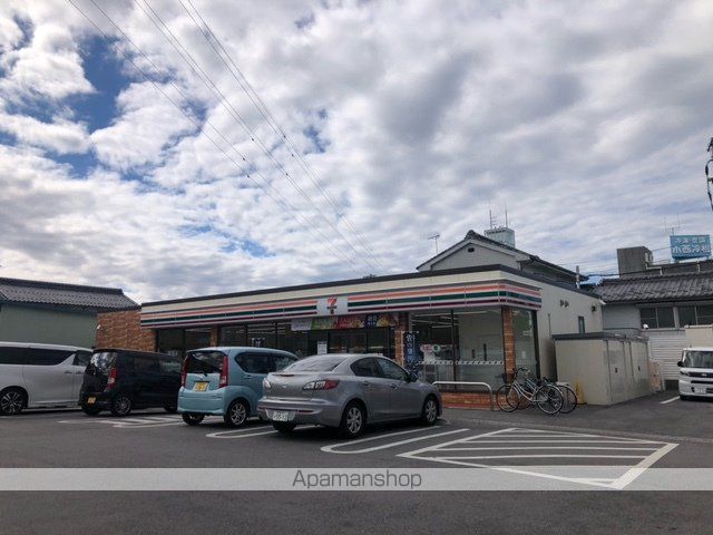 コンビニ　セブンイレブン（コンビニ）まで393m