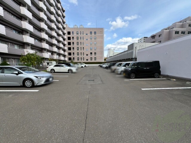 駐車場　駐車場