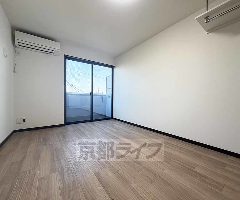地下鉄烏丸線 十条駅 徒歩2分 4階建 築1年の居間写真