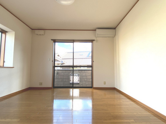 居室・リビング　※別部屋の写真です