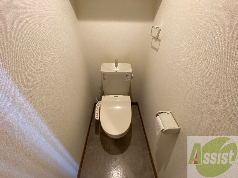 トイレ　こちらはトイレです。清潔感があり、安心して使用できます。