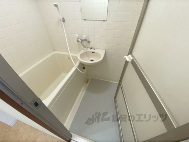 バス・シャワールーム　バス