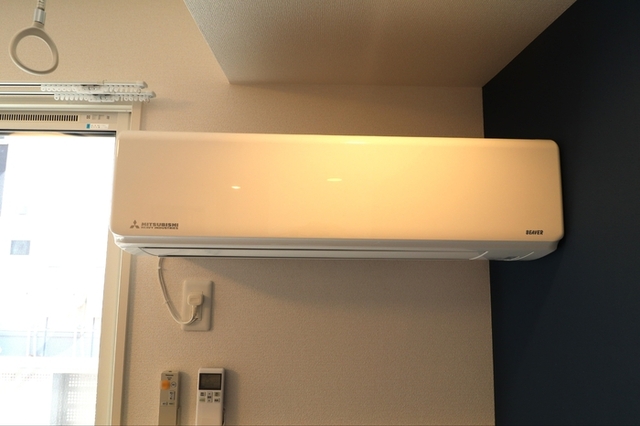その他設備　備え付けエアコン