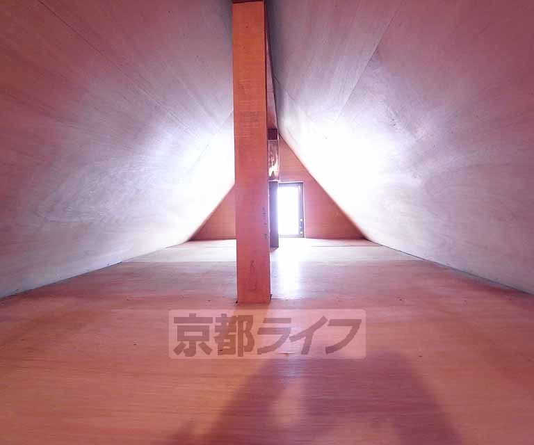 その他部屋・スペース　屋根裏収納。収納力の多さには定評があります！
