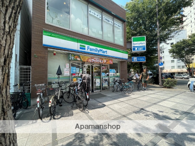 コンビニ　ファミリーマート（コンビニ）まで187m