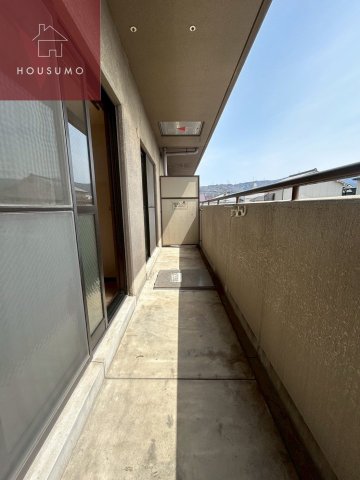 バルコニー　陽当たり良好なバルコニーです