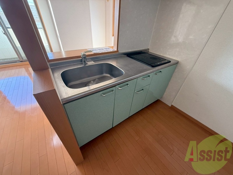 キッチン　キッチンはＩＨのシステムキッチンです。カウンターキッチンです