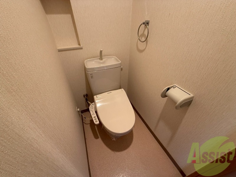 トイレ　トイレはウォシュレット付きです。シャワートイレは嬉しいですね