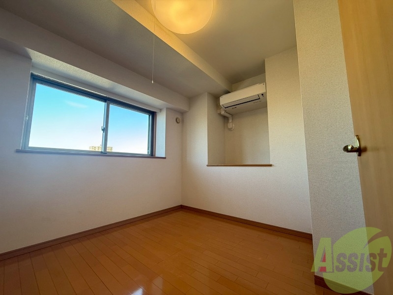 その他部屋・スペース　寝室は４．５帖の洋室です。セミダブルサイズまで置けそうですね