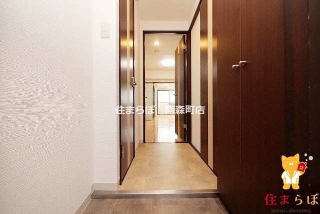 玄関　「ただの部屋探しじゃない。“あなたの暮らし”探しです。」