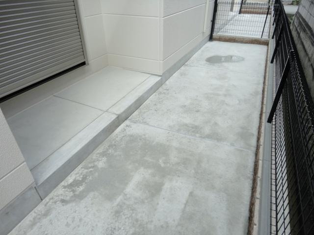 バルコニー　専用庭