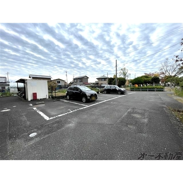 駐車場　駐車場