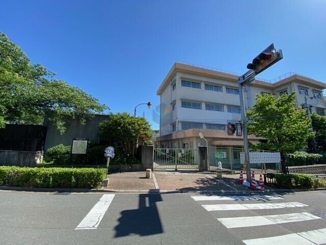 小学校　刀根山小学校（小学校）まで456m