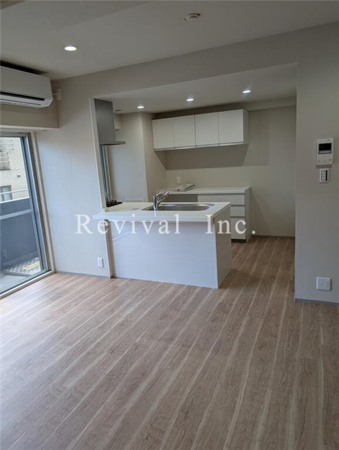 居室・リビング　広々したリビングとなっております