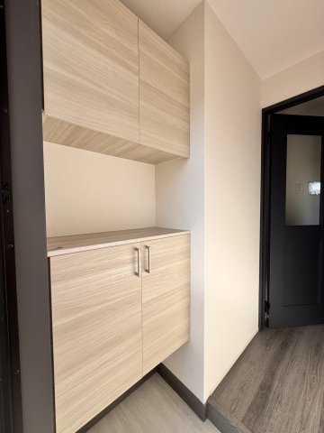 玄関　※写真は反転仕様です。