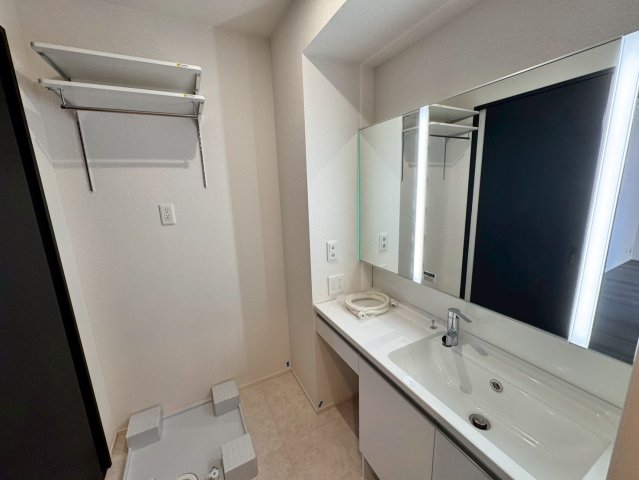 その他　※写真は反転仕様です。