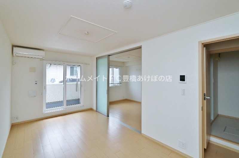 居室・リビング　室内