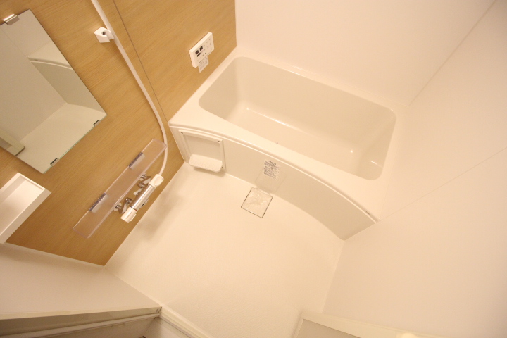 バス・シャワールーム　バスルーム広々してますよ！