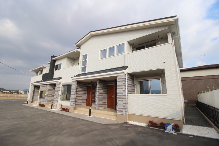 建物外観　閑静な住宅地の2LDKです！