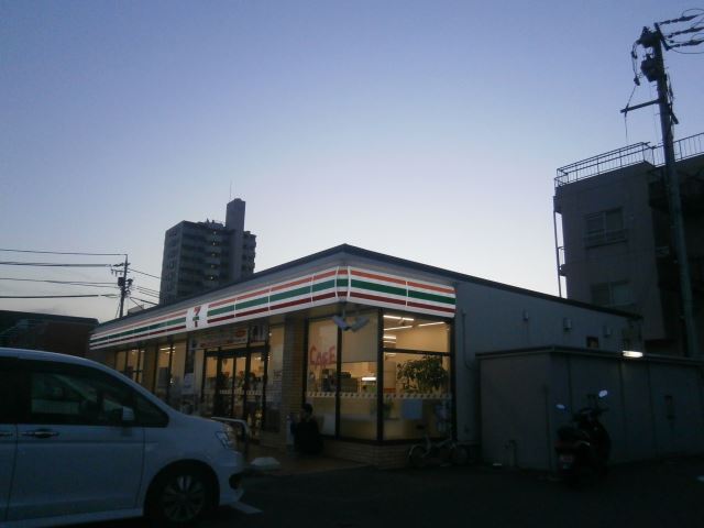 コンビニ　セブンイレブン（コンビニ）まで430m
