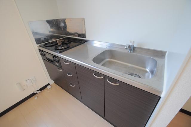 キッチン　※同タイプ部屋の写真です。